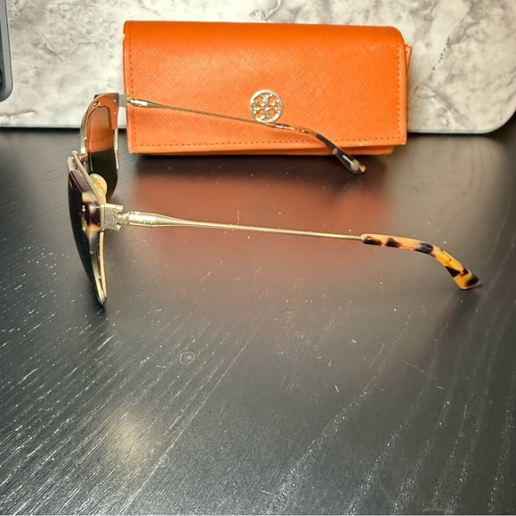 Tory Burch Sunglasses - TY6049 - Gold/ Tokyo Tortoise with Orange Case - Picture 5 of 11